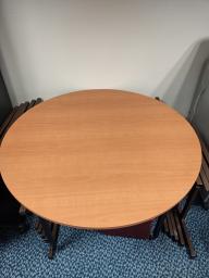 Photo détaillant le don TABLE RONDE - BOIS