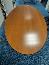 Photo détaillant le don TABLE OVALE - BOIS