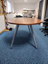 Photo détaillant le don TABLE OVALE - BOIS