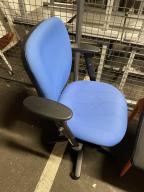 Photo détaillant le don 3 fauteuils de bureau