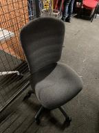 Photo détaillant le don 3 fauteuils de bureau