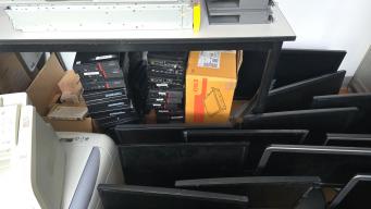 Photo détaillant le don Lot de 33 PC fixes Lenovo sans disque dur