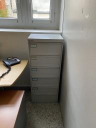 Photo détaillant le don Mobilier divers : armoires basses, dessertes, bureaux...