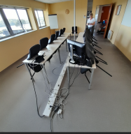 Photo détaillant le don Tables de salle de formation à partir du 16/05