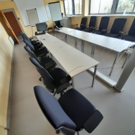 Photo détaillant le don Tables de salle de formation à partir du 16/05