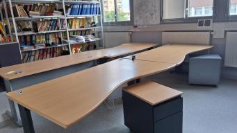 Photo détaillant le don 4 bureaux vague 160 x 80