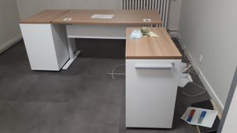 Photo détaillant le don Ensemble bureau + 2 caissons