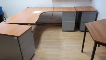 Photo détaillant le don Bureau d'angle + 3 caissons