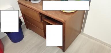 Photo détaillant le don Meuble bas bois état d'usage lg120