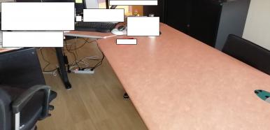 Photo détaillant le don Bureau d'angle 240 x 160 - état d'usage