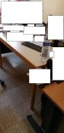 Photo détaillant le don Table droite 140 x 80 - état correct