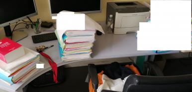 Photo détaillant le don Bureau 240 x 80 - état d'usage