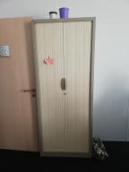 Photo détaillant le don ARMOIRE HAUTE AVEC ETAGERES