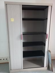 Photo détaillant le don lot de mobilier PRIE
