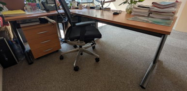 Photo détaillant le don Bureau angle