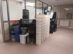 Photo détaillant le don Corbeilles de bureau