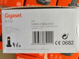 Photo détaillant le don Lot de 14 téléphones noirs de marque GIGASET modèle A170 neufs.