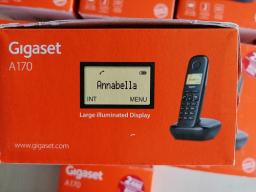 Photo détaillant le don Lot de 14 téléphones noirs de marque GIGASET modèle A170 neufs.