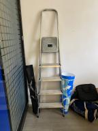 Photo détaillant le don Escabeau 4 marches