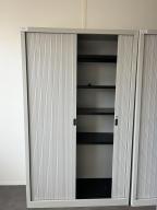 Photo détaillant le don Armoires hautes