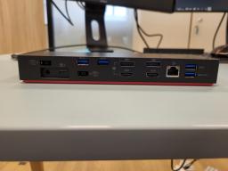 Photo détaillant le don Station d'accueil Lenovo thunderbolt