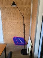 Photo détaillant le don Lot lampe de bureau et lampadaire