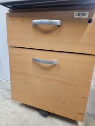 Photo détaillant le don CAISSON BOIS sur roulettes 2 tiroirs