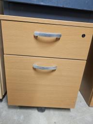 Photo détaillant le don Caisson bois sur roulettes 2 tiroirs