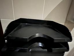 Photo détaillant le don Lot de 22 corbeilles à courrier