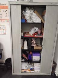 Photo détaillant le don Armoire haute métallique