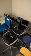 Photo détaillant le don Ensemble de chaises de réunion - Musée du Louvre