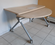 Photo détaillant le don Don d'un bureau