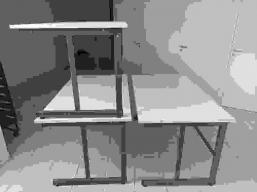 Photo détaillant le don tables type paillasse