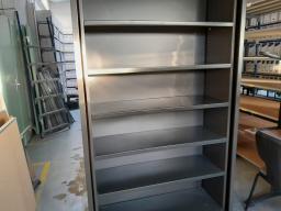 Photo détaillant le don Armoire sans rideau