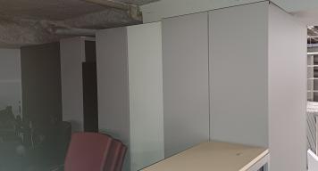 Photo détaillant le don Lot de 16 Armoires Hautes a rideaux