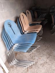 Photo détaillant le don Chaises de cantine