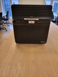 Photo détaillant le don Nas Synology DS420j