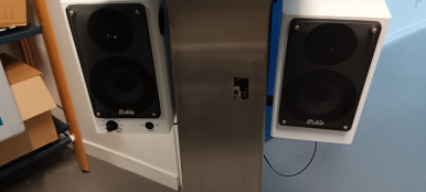 Photo détaillant le don Système Polycom visio conférence