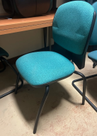 Photo détaillant le don Lot de 8 chaises